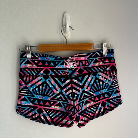 Left Coast Vibes CO. Shorts - Picture 2 of 8